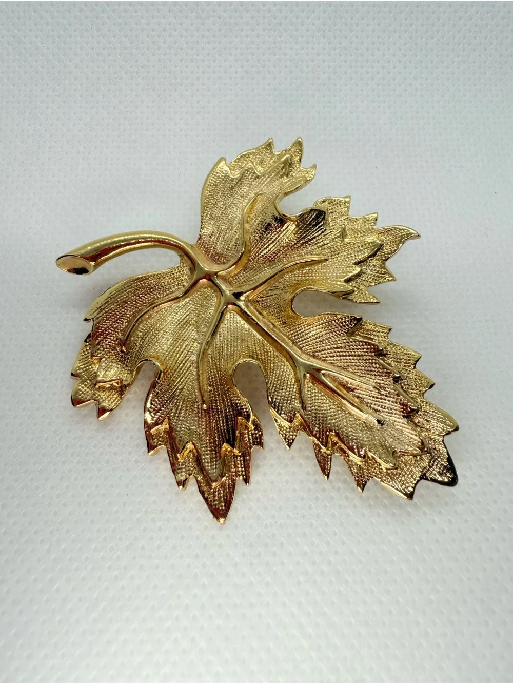 Vintage Gold Tone Textured Maple Leaf Statement Brooch Pin